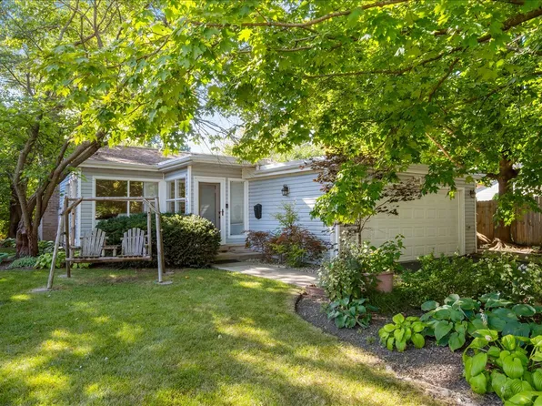 298 Leslee Ln, Highland Park, IL 60035