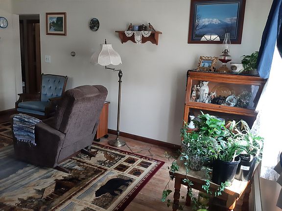 4th image of 1701 W 2nd