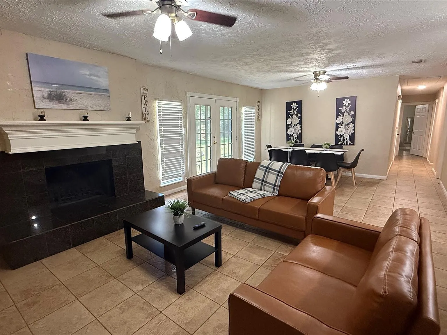 4 bed, 2.0 bath, 2000 sqft, $5,500 — Photo 3
