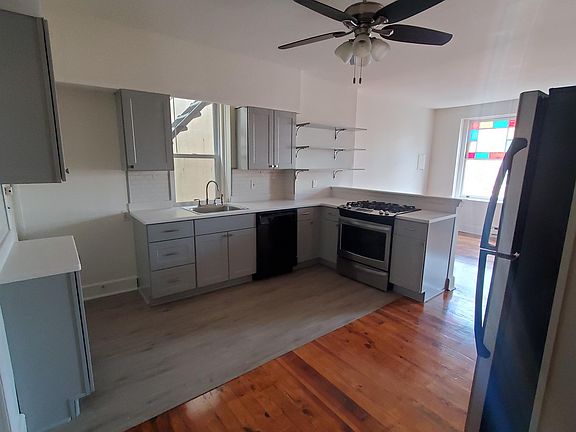 3rd image of 906 N Madison St APT 2