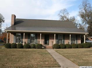 303 Pearl St SW, Hartselle, AL 35640
