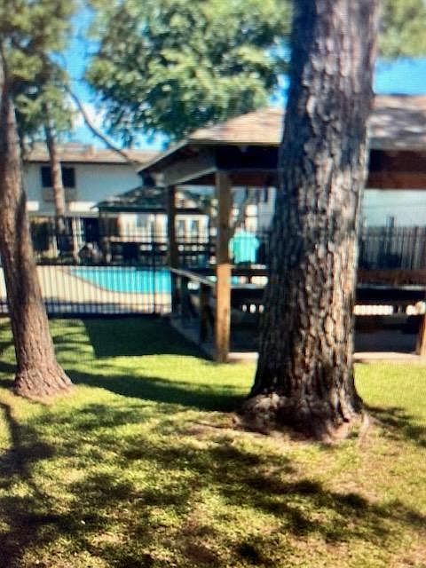 1st image of 10841 Greenwillow St #18