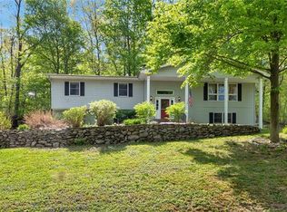 11 Hemlock Hl, New Windsor, NY 12553