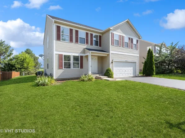 572 Gray Ave, Elburn, IL 60119