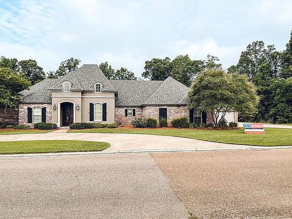 3rd image of 400 Steep Oak Dr