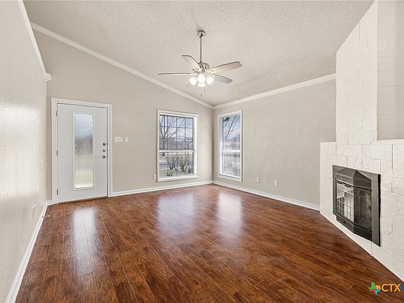 5th image of 1001 Yorktown St