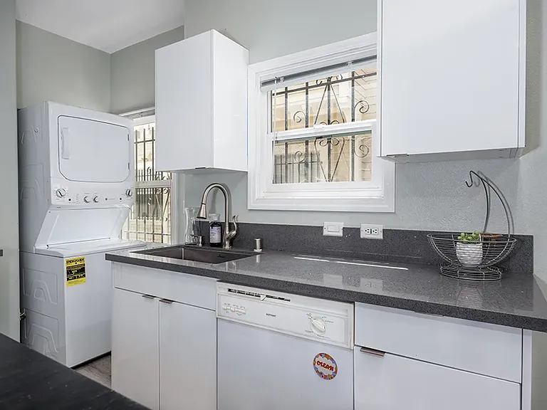 1220 W 27th St — Photo 11