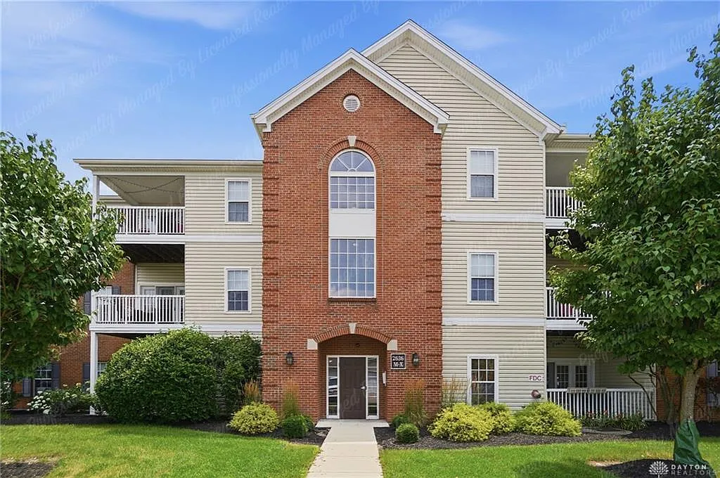 2 bed, 1.5 bath, 1277 sqft, $1,600 — Photo 1