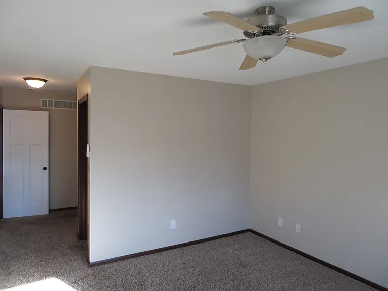 620 Tomahawk Ct — Photo 11