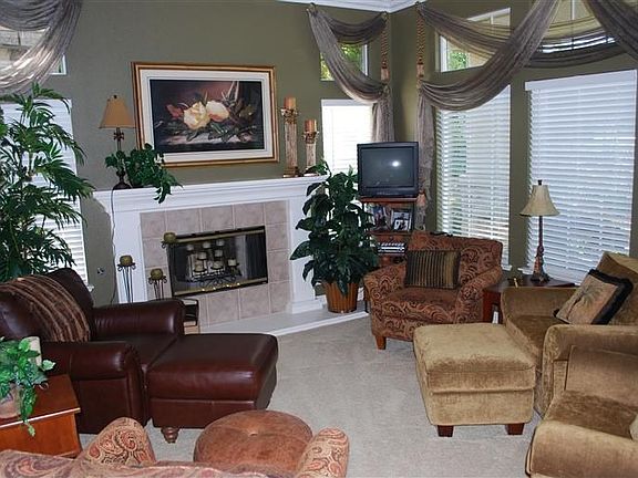 3rd image of 4864 Dalewood Dr