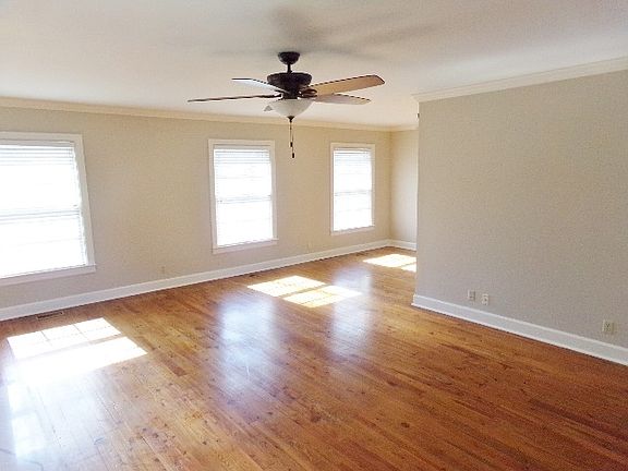 5th image of 225 Troy Cir