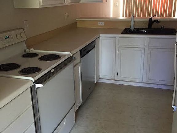 3rd image of 1319 NW Slate Ln