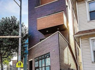 614 N Ogden Ave #2F, Chicago, IL 60642