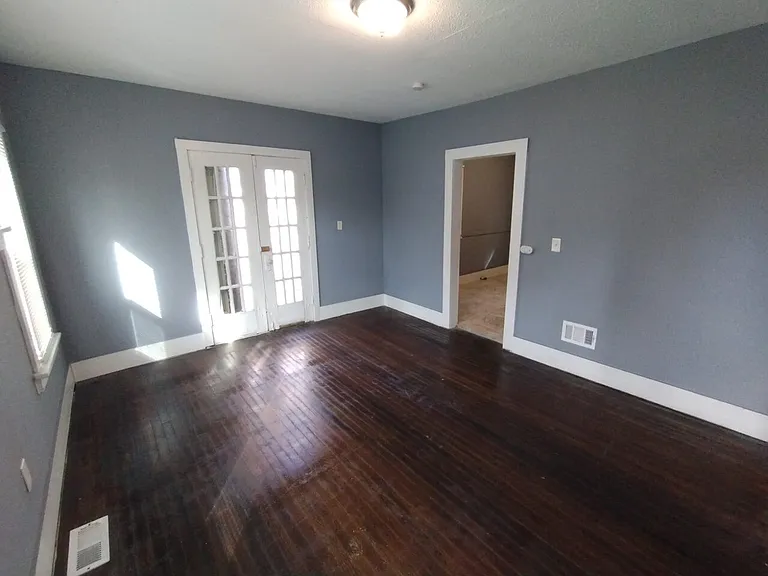2474 Fullerton Ave — Photo 18