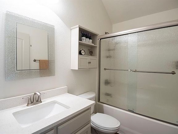 2nd image of 8620 Nichols Way