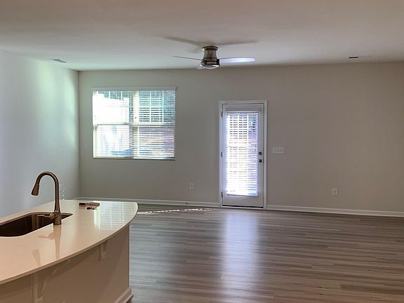 3rd image of 9462 Avery Lilac Ln
