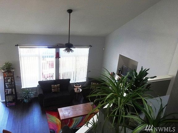 3rd image of 2809 Z St SE