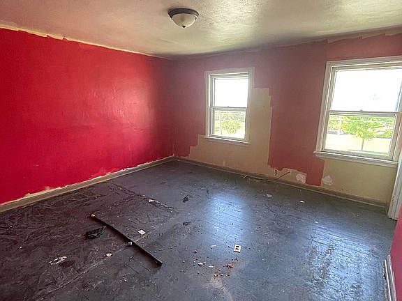 5th image of 1348 Huffman Ave