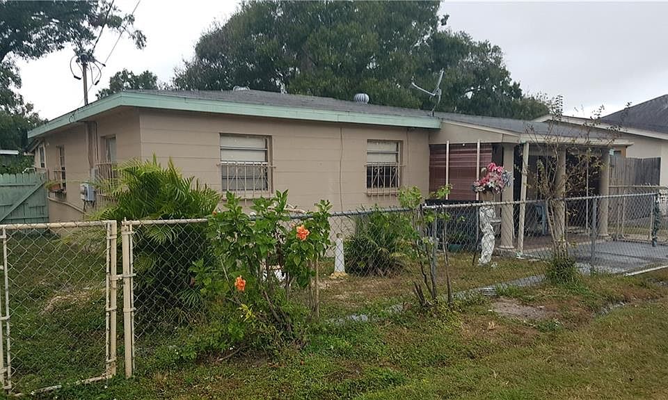 2nd image of 7014 N Himes Ave