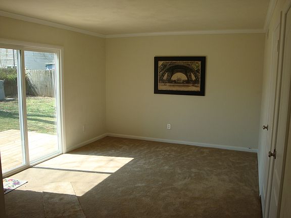 3rd image of 3721 Silina Dr