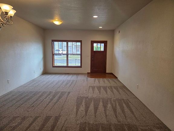 3rd image of 3126 Alameda St Unit 212