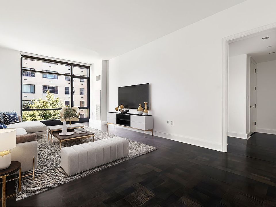 1st image of 170 E End Ave APT 3K