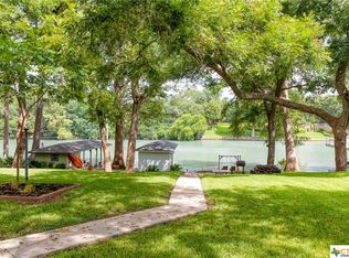 610 Woodlake Dr, Mc Queeney, TX 78123