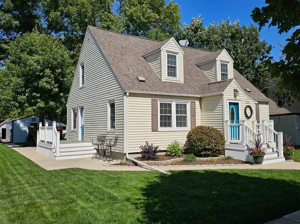 203 3rd Ave E, Lamberton, MN 56152