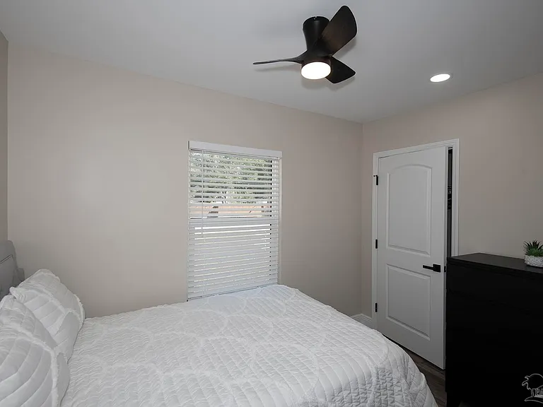 3081 N 16th Ave — Photo 13