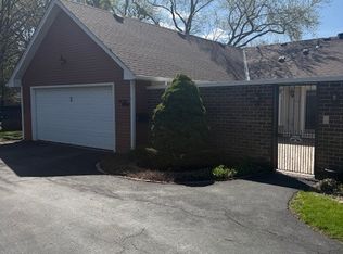 3 Calchester On Auburn, Rolling Meadows, IL 60008