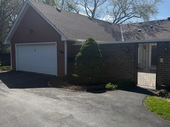 3 Calchester On Auburn, Rolling Meadows, IL 60008