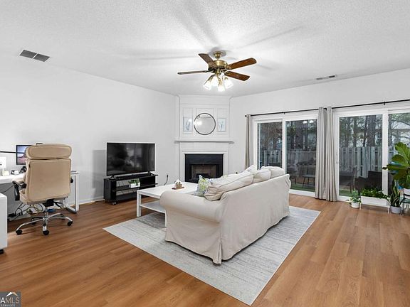 5th image of 4088 Howell Park Rd