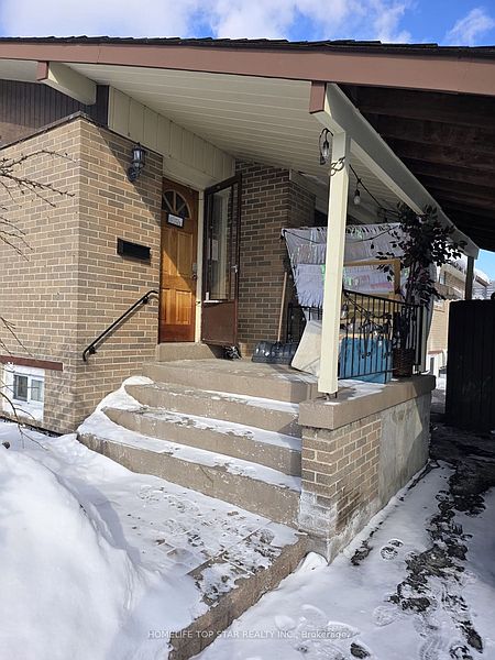 Toronto House for rent - 4 Bedrooms in Toronto