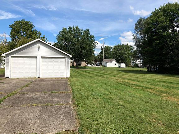 5th image of 874 Harris Ave