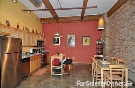 Kitchen/Dining area