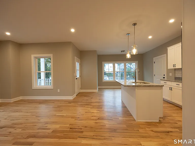 219 Old Towne Rd — Photo 2