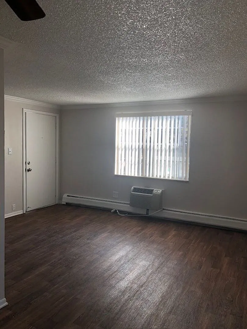 Pamela Sue Apartments — Photo 4