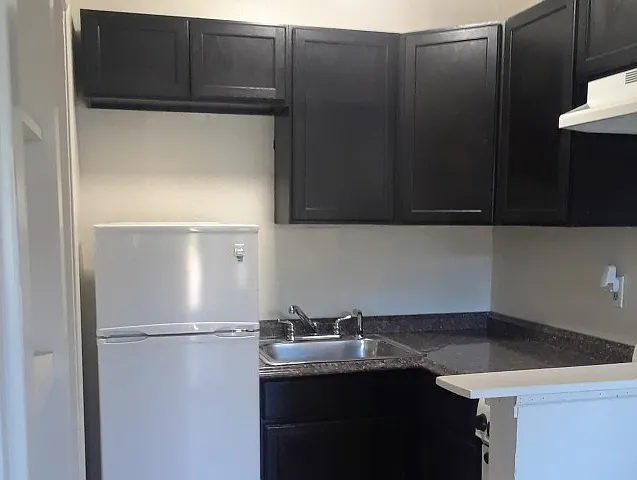 Oak Tree Apartments — Photo 7