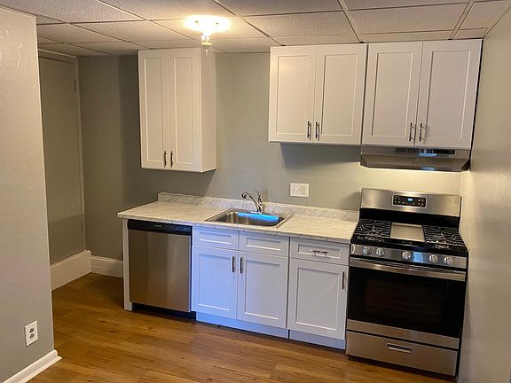 Brand New Kitchen & stainless steel appliances