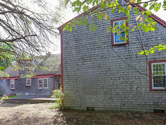 5th image of 17 Phinney Ln