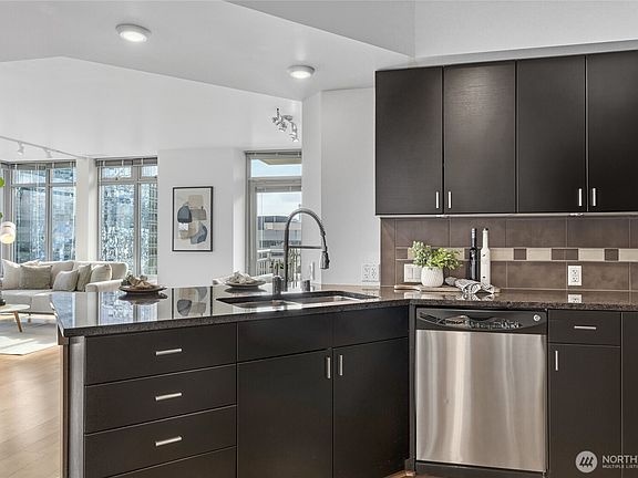 3rd image of 819 Virginia Street #2504