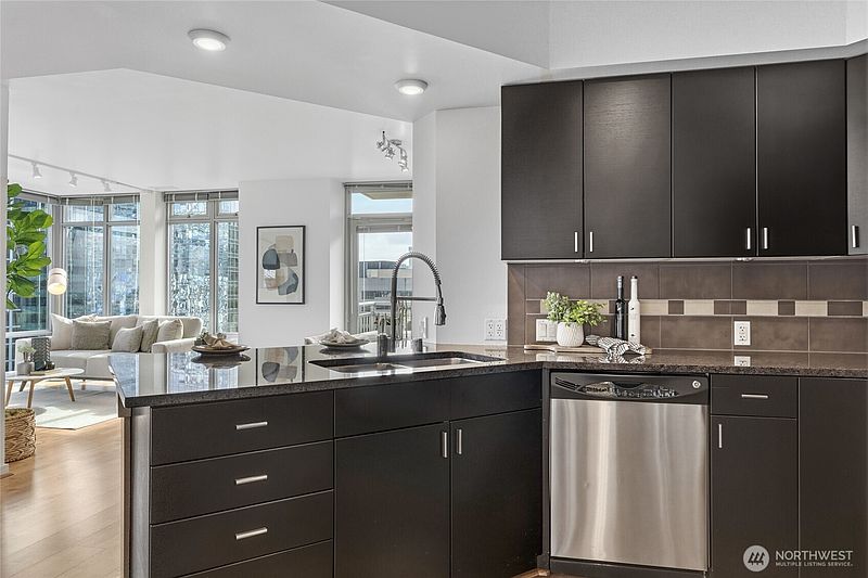 3rd image of 819 Virginia Street #2504