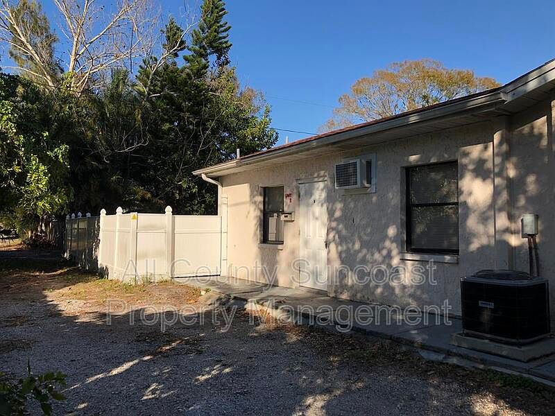 1st image of 4527B 44th Way N