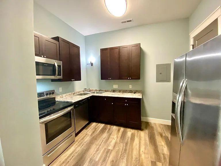 320 W Wyatt Earp Blvd #A-B — Photo 3