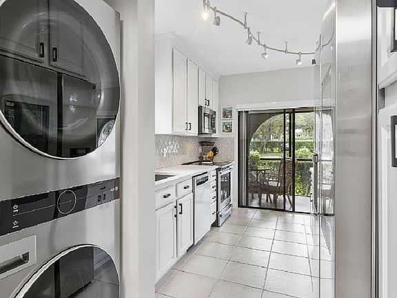 3rd image of 6314 Longboat Ln W #102