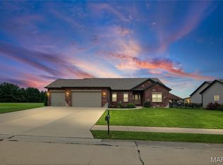 373 Canadian Dr, Staunton, IL 62088