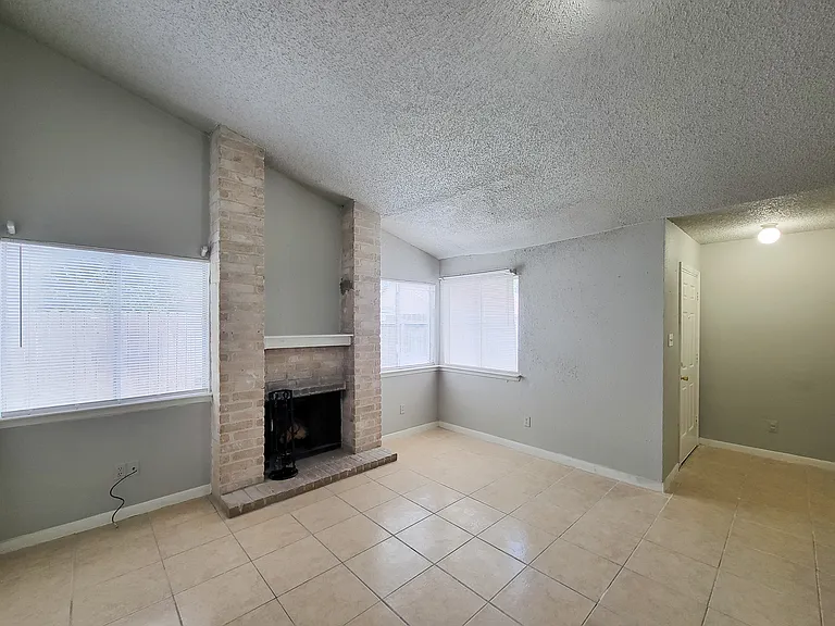 17706 Glenhagen Ct — Photo 6