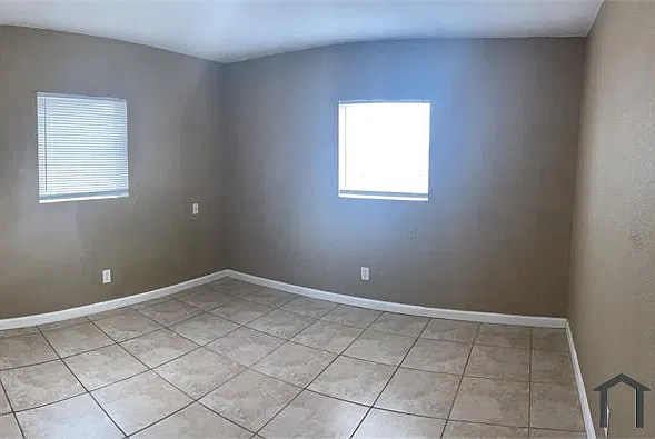 2 bed, $1,100 — Photo 2