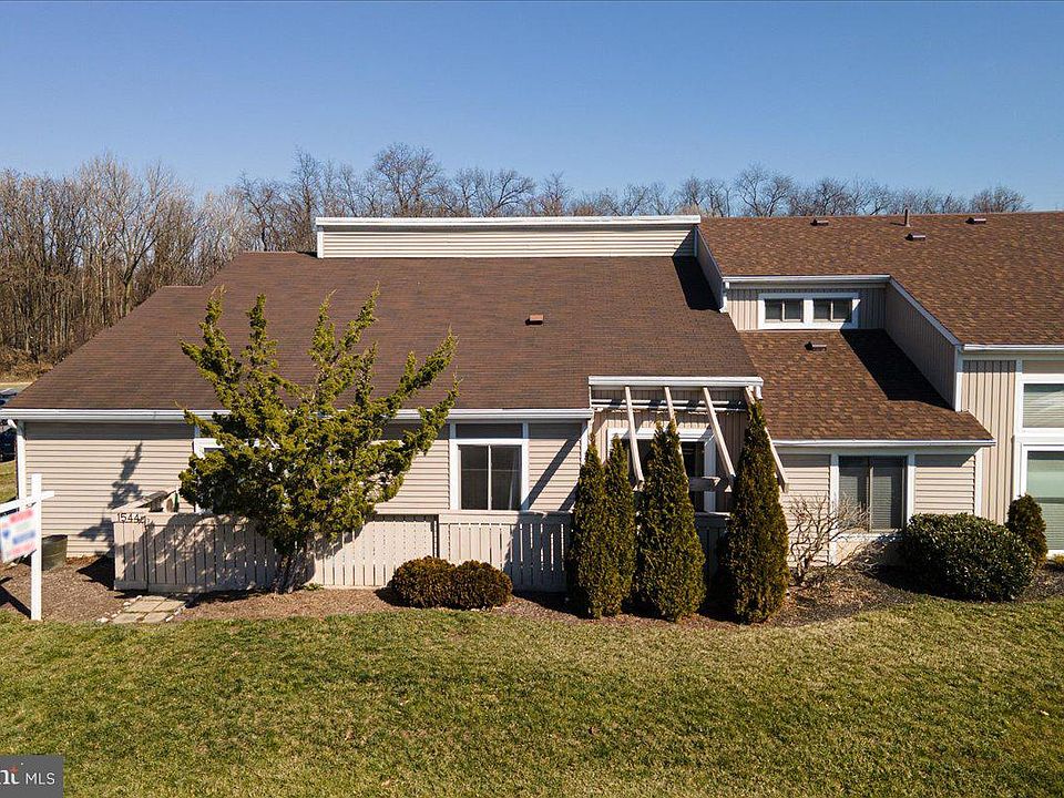 1st image of 1544 Kensington Dr