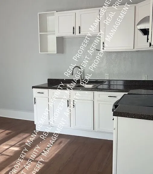 795 Roanoke Ave — Photo 8